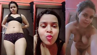 Indian Desi Hot College Girl Fingering Bathroom New Videos