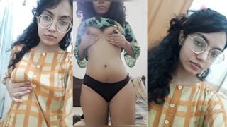 Horny Chasmish Slim Gf Teasing Sexy Body Update